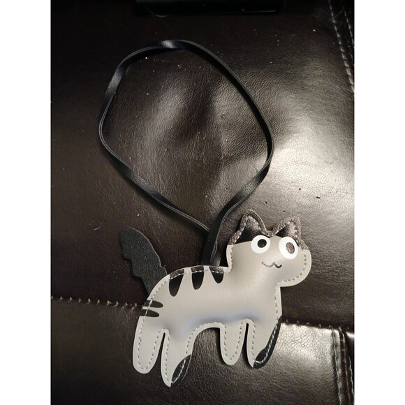 Pleather Gray Black Striped CAT Keyring Keychain Key Ring KITTY - Picture 3 of 6